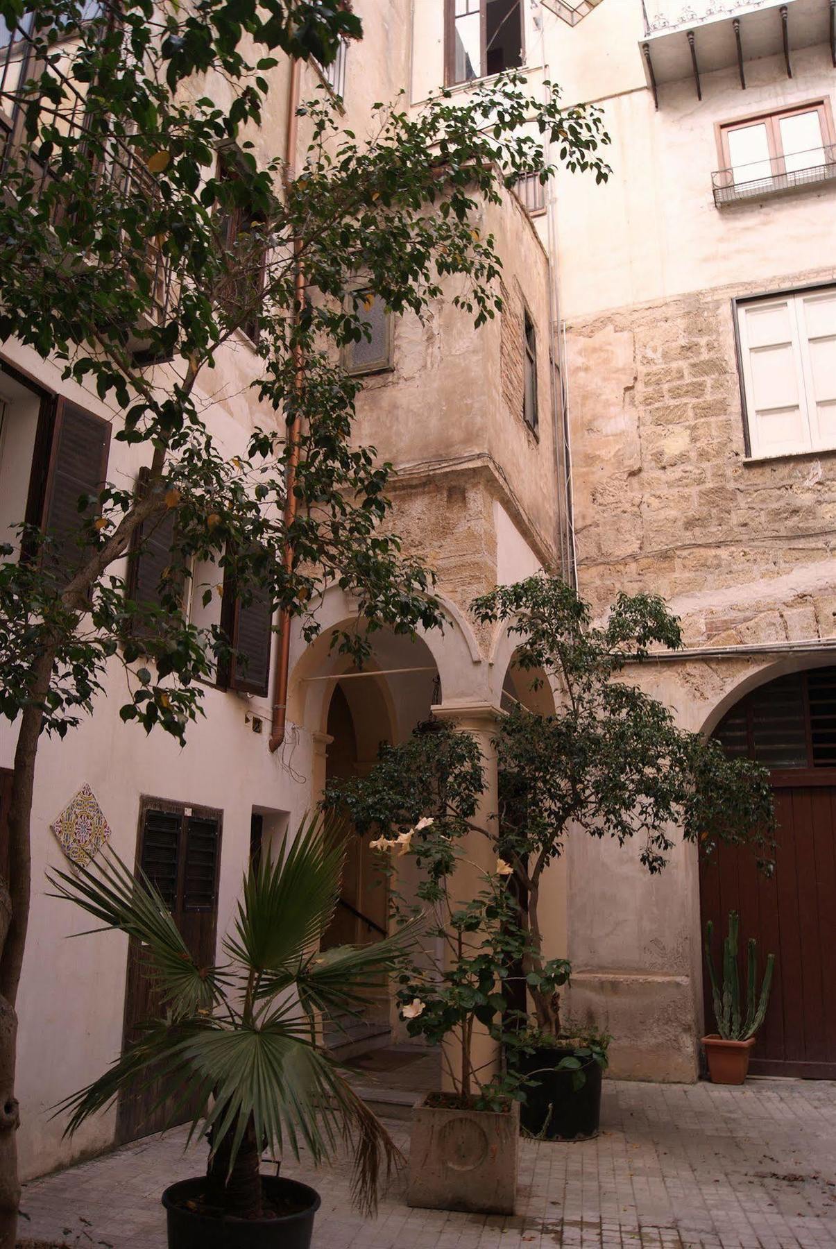 Beeclaire Apartment